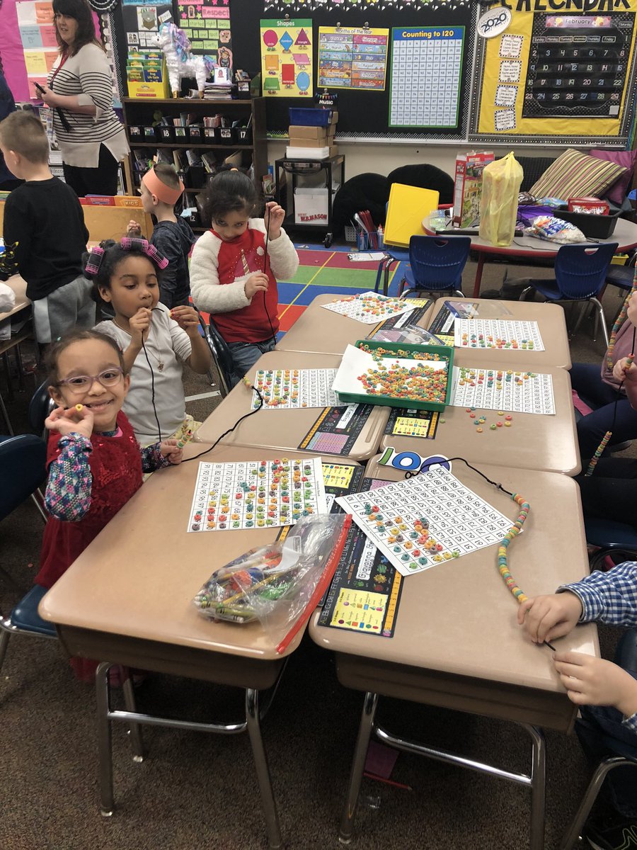NAMathStars's tweet photo. 100 Day fun at Armstrong!!@NAMathStars @NeilArmstrongES https://t.co/EEzjujGRQ4