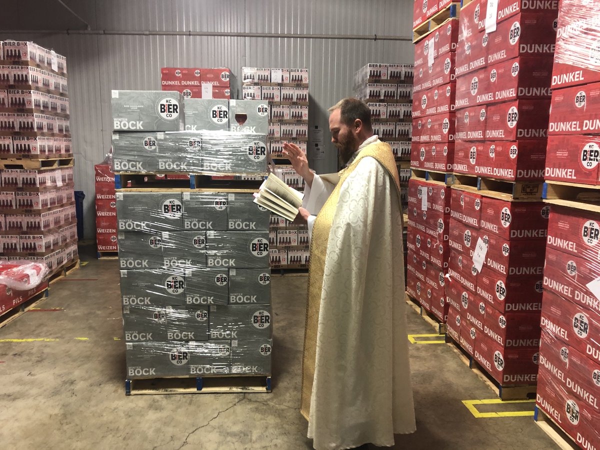 theleavenkc's tweet photo. On Feb. 21, Father Nick Blaha visited @KCBierCo's cellar and packaging hall for the annual "Blessing of Ale," during which he blessed an entire tank of the Doppelbock prior to it being kegged for serving during Lent. @upyetnotnorth #Brewery #Lent #BeerFast https://t.co/LJ6T7Q9YPR