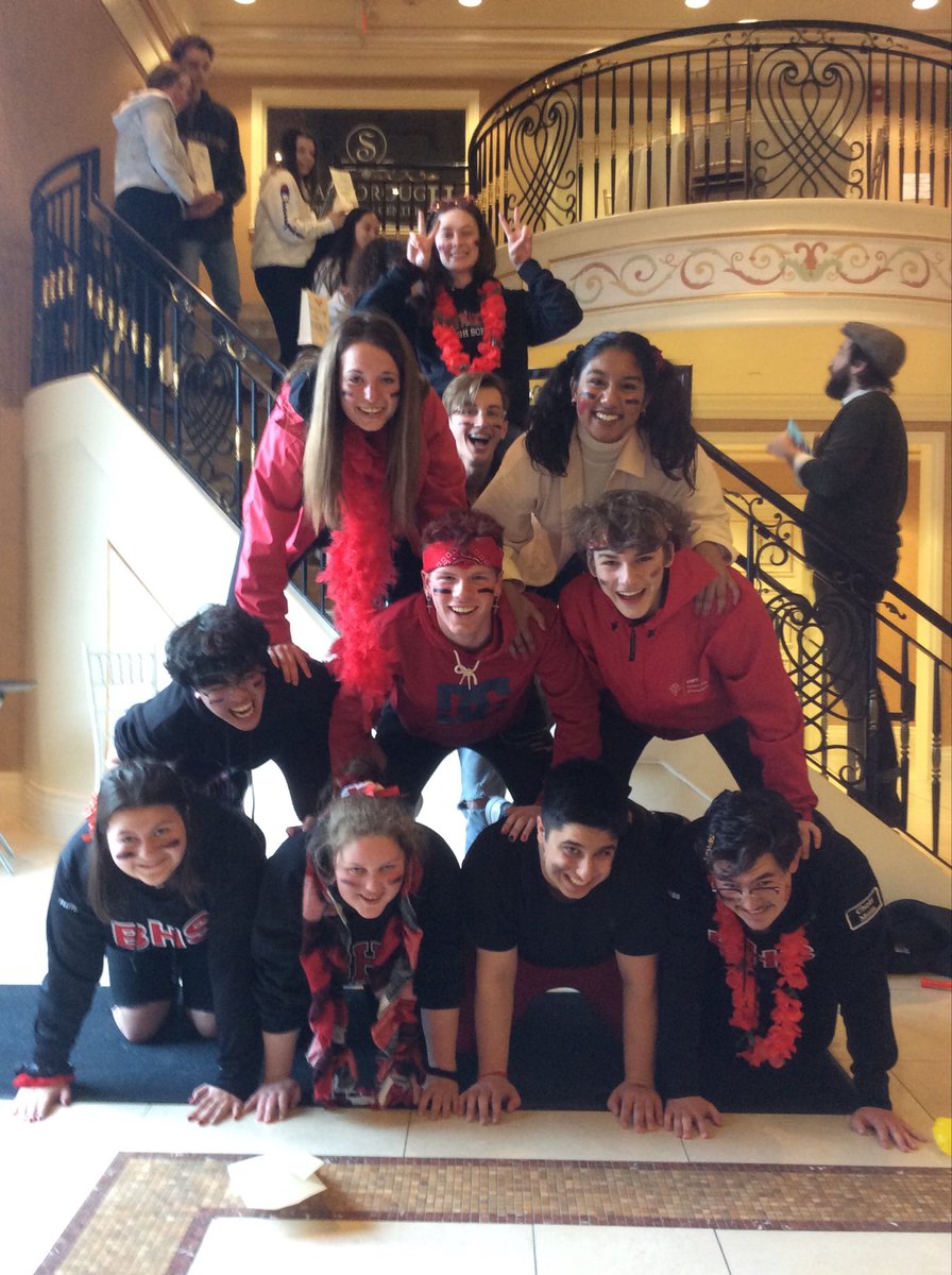 BowmanvilleHS's tweet photo. Our vision is creating a world where no Canadian fears cancer. #relayu 2020 #puttinganendtocancer one pledge at a time. https://t.co/8HC9UNlMHa #kprisawesome https://t.co/GZB7EGR3uU