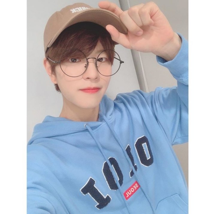jisung0d's tweet photo. les juro que nunca pensé que me afectara tanto verlo crecer, verlo madurar y ser más fuerte y él mismo. Me siento orgullosa de todas las cosas que sabe y hace, por mínimas que sean, me siento orgullosa de tenerlo como un pequeño tesoro en mi corazón y verlo reírse y alegrarlo https://t.co/4z9pN0rnIY