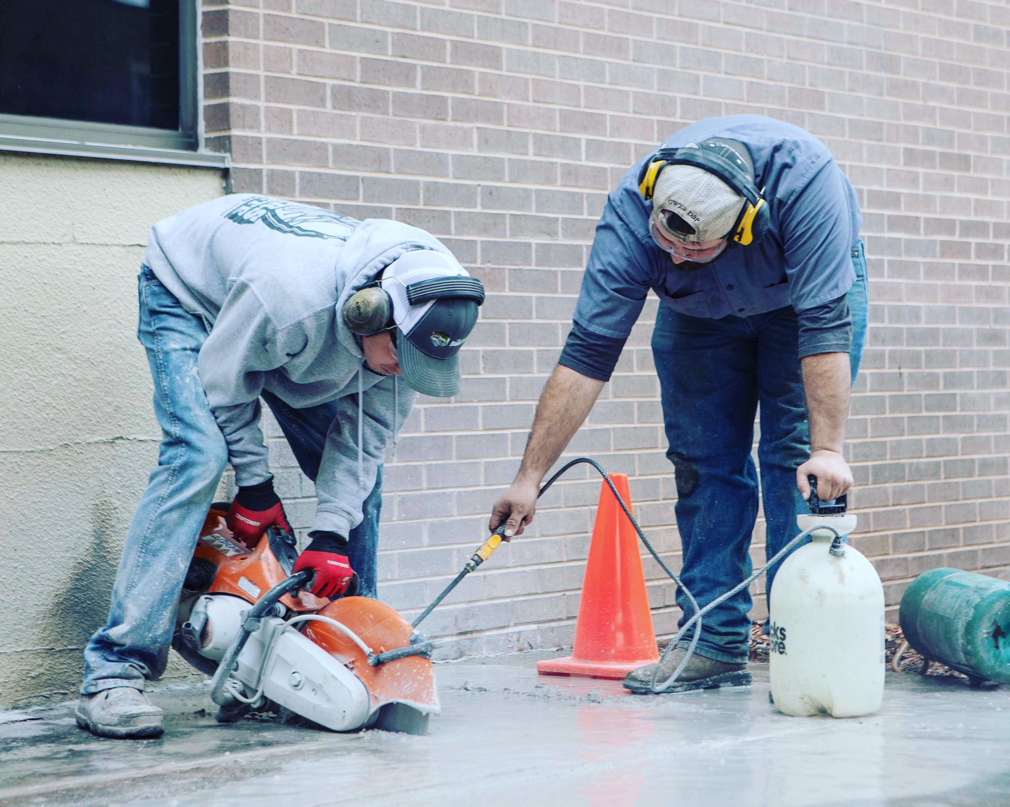 Northeastern State On Twitter What S Going On At The Uc The Final Phase Of The Riverhawk Shoppe Remodel Has Begun This Phase Includes Installing A Display Window On The Front Side Of