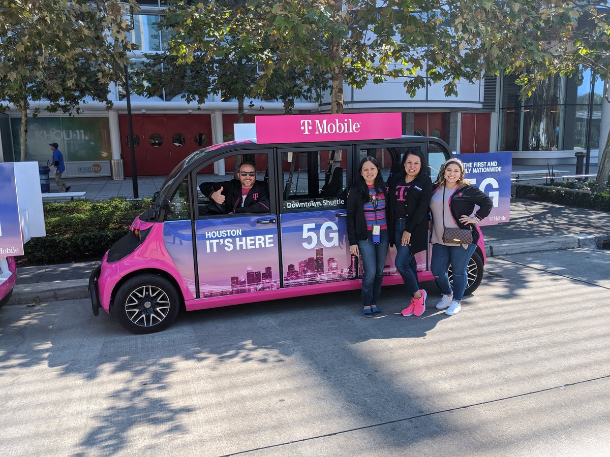 Out for a ride with this awesome crew in Downtown H-Town ♥️ #BeMagenta #5G <a href="/barrettwiley/">Barrett Wiley</a>  <a href="/Juana_Cuatro/">Jennifer  Mendoza</a>  @lisaMBTMO  <a href="/Saraengel10/">Sara Engel</a>  <a href="/IreneKieweg/">Irene Yuan Kieweg</a> <a href="/IlsaVargas/">Ilsa Vargas Martínez</a>