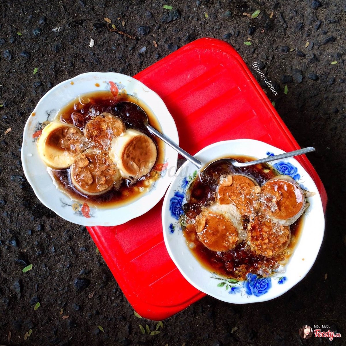 _mielf's tweet photo. Bánh flan thì tui thấy có nhiều chỗ ngon lắm
Bánh nhỏ xinh như hình là quán chị Mười chợ Cao Đạt, có flan trứng với flan dừa á các bạn 
#ApologizeToVietNam
#KoreansStopLying
#표준말투와_내말투를_비교해보자 https://t.co/zMJqJWgjaZ