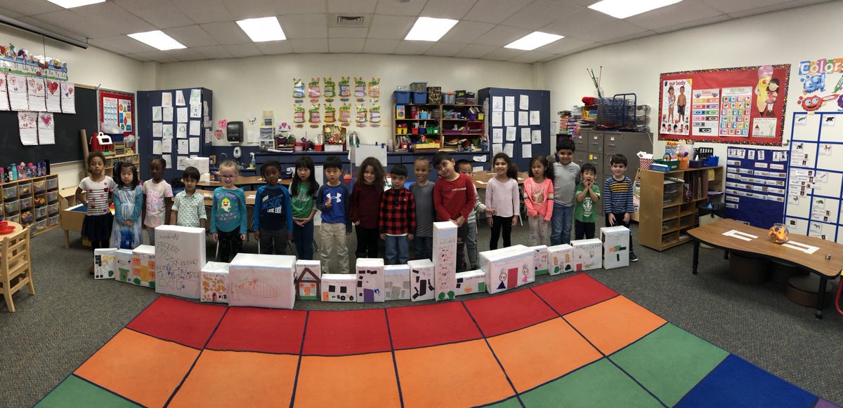 pre_jhe's tweet photo. We built a city!  #Hayeshawks https://t.co/9RG0TyA3CD