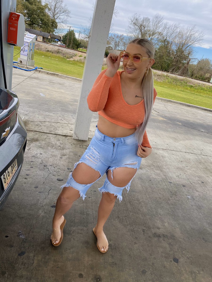 sierraavitrano's tweet photo. my name rings bells , Ian never had to flex🤯 https://t.co/L6j10WramD