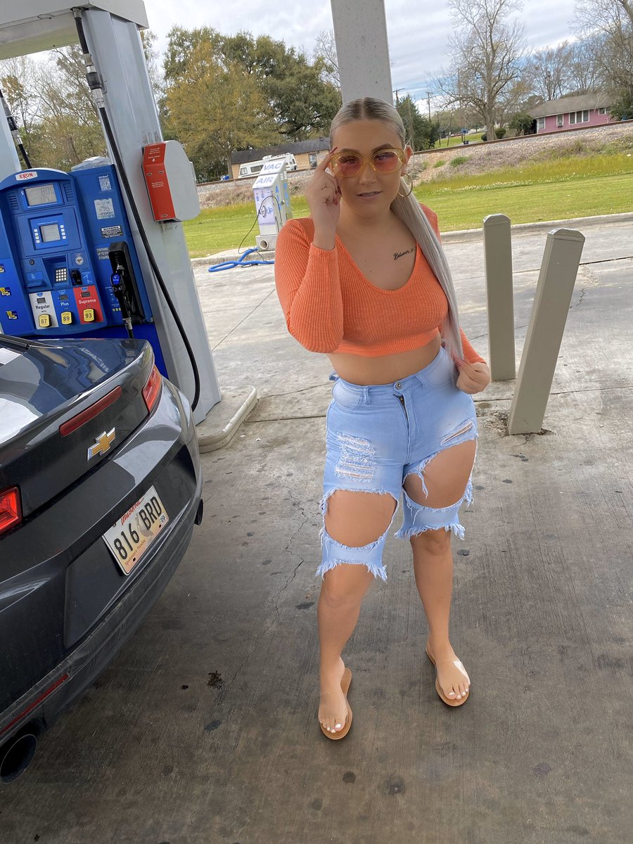 sierraavitrano's tweet photo. my name rings bells , Ian never had to flex🤯 https://t.co/L6j10WramD