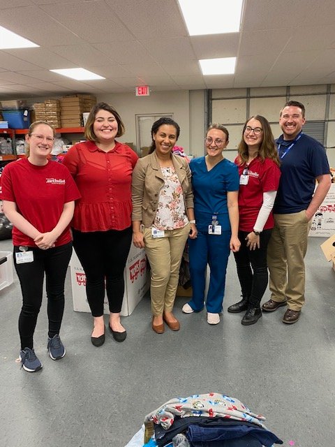 Nanomed_hmri's tweet image. Volunteers from the Filgueira Lab did an amazing job working at the Houston Children's Charity.  Thank you all for organizing the HCC closet so families could come in and shop.  We are proud of the impact you make in the community.  Way to go team!  #ICAREValues #HCCCloset