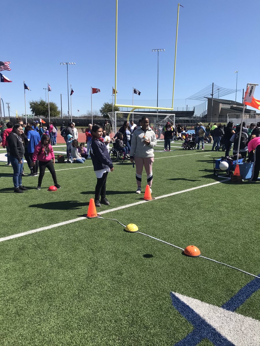 HeatherNolan631's tweet image. Super proud of my two students who competed at Special Olympics today! #lifeinALE @NISDBOONE