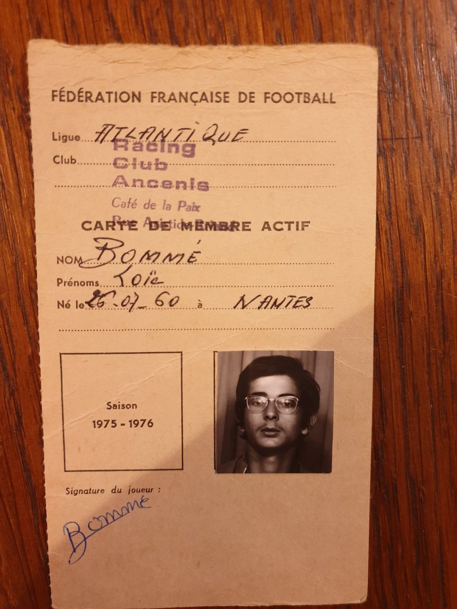 __Eliiise's tweet photo. Il y a 45 ans mon papa était au RC Ancenis ! Maintenant et depuis 6 ans j'y suis 🧡🖤
#histoiredefamille #RCA44 https://t.co/1q4mDwynih