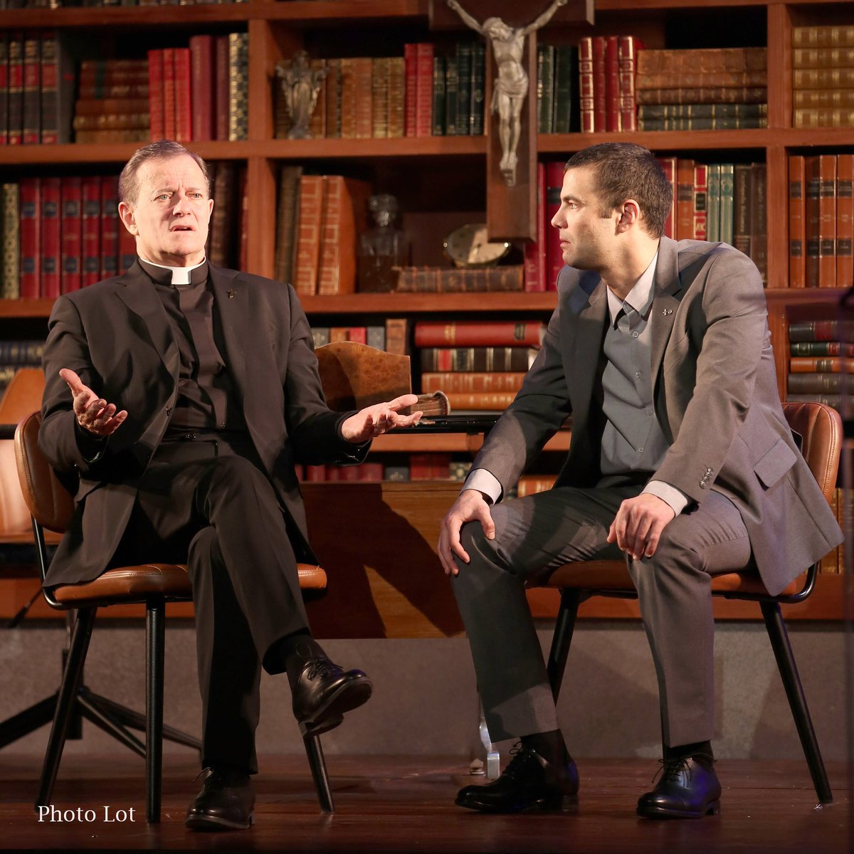 Avis de spectateur TPA.Paris ➡ bit.ly/TransmissionTPA

"Très belle pièce où l’humour et la gravité se côtoient avec une jolie subtilité et authenticité.

Superbe duo de grands acteurs dont les différences font tout le sel de ces dialogues.

Courez la voir !"