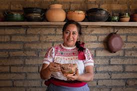 dialogocafetero's tweet photo. En un momento platicaremos con @ShavaCueva sobre su proyecto #BebidasdeOaxaca, un viaje apasionante y apasionado por los pueblos y culturas de Oaxaca. 

Hoy a las 14 hrs por @MxRegeneracion 

¡No te lo puedes perder! https://t.co/G8zroWoDcl