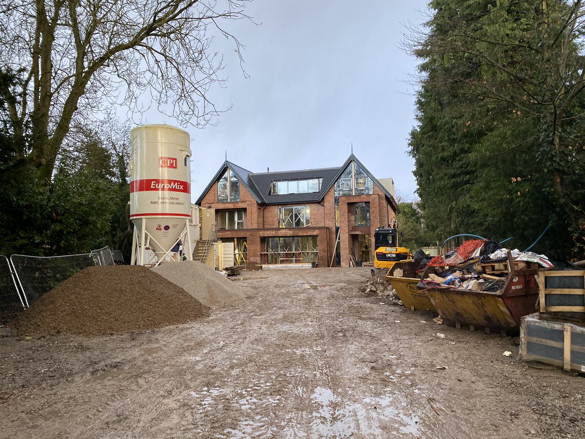 ahhealthsafety's tweet photo. The #dsbuildingprojects @calderpeel @colinjbrennan @BrennanConsult designed #bowdon #superhome #scaffolding now down @intellicontrols #entwhistles plumbing @TheCadmanGroup UFH now moving at a pace for a summer handover #luxuryhomes #Cheshire https://t.co/nmre51Ifvt