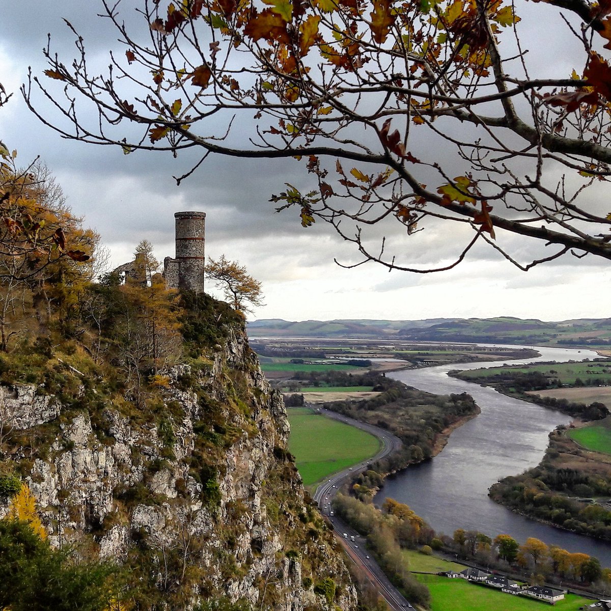 ThatScotsCouple's tweet photo. If you are ever in the Perth area, and like a good walk/viewpoint, we cannot recommend a walk up Kinnoull Hill enough!
It's not a long walk, only about 45 mins from the city centre, but the view is just stunning.
#kinnoullhill #perthshire #scotland #VisitScotland #ScotlandIsNow https://t.co/Dl7fucompy