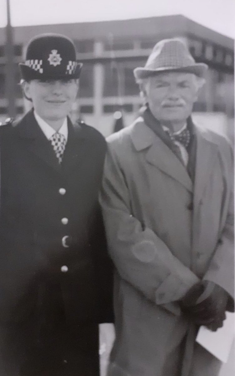 My passing out parade at Hendon @TrainingMPS March 1990 with my dad. #Proud #JoinThePolice #JobLikeNoOther