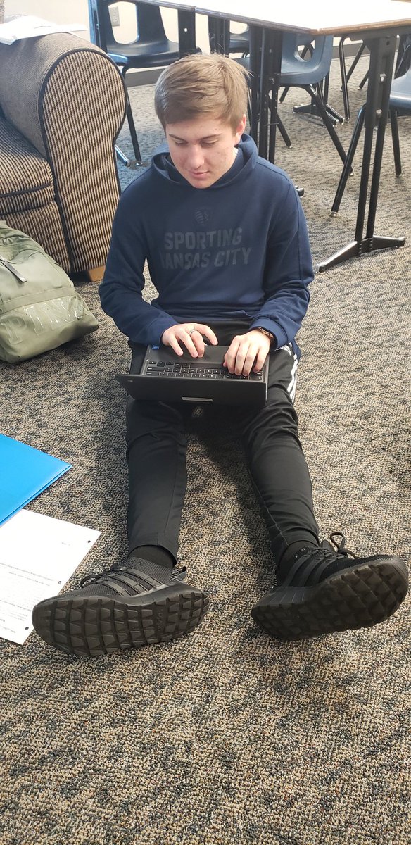 Akc_DisneyDiva's tweet photo. What's happening in my Reading Lab class? Ss doing research and presenting a "Forgotten Hero" from history. Have you ever heard of Mary Anning? The first to discover and invent paleontology but receive no credit bc she was a woman. Boooo #WICORWhileYouWorkLSW https://t.co/Q12IYxxSHQ