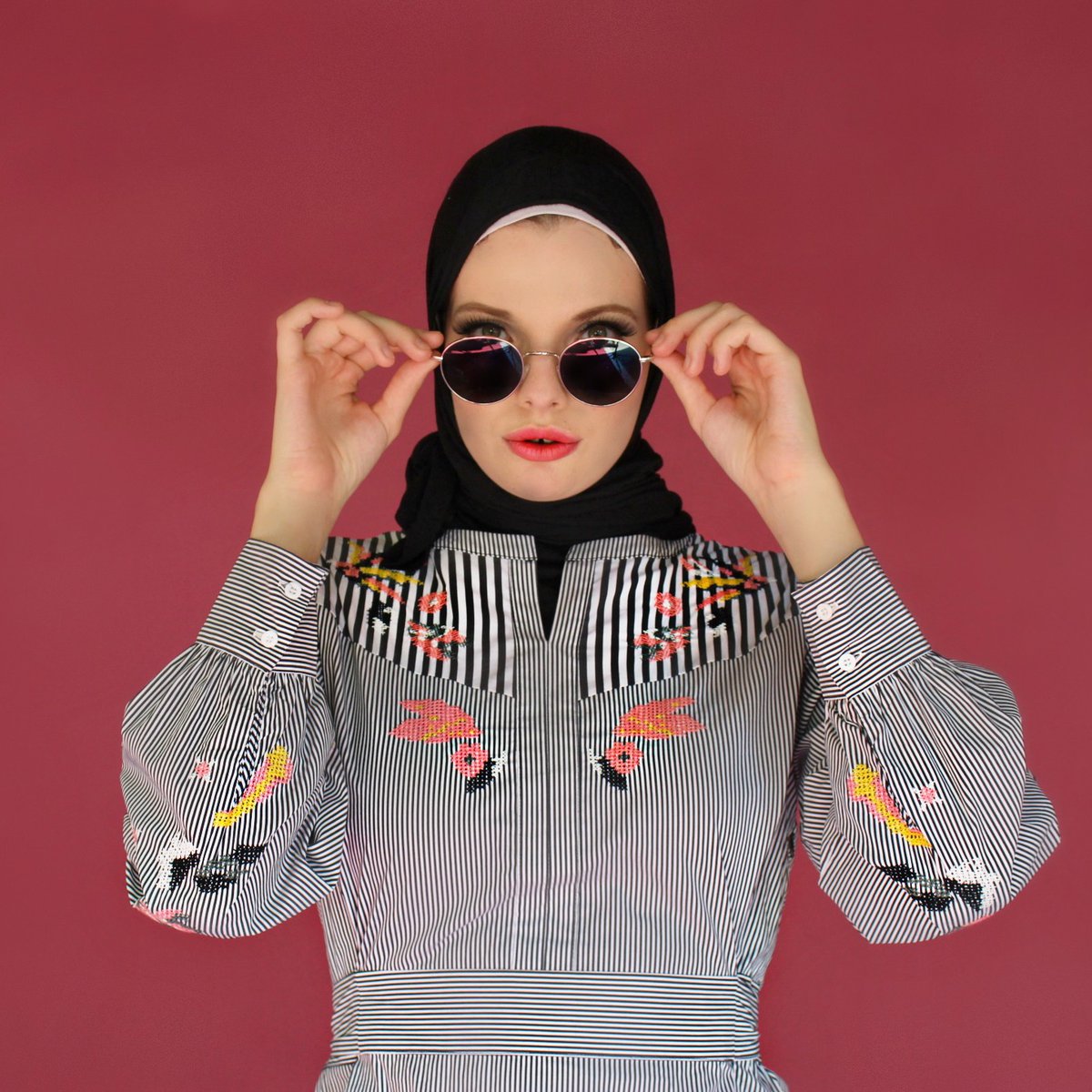 Abaya_Addict's tweet photo. 40 hours 40% off ‼ - https://t.co/CHSnsGzLHf https://t.co/aSlLrDPBo9