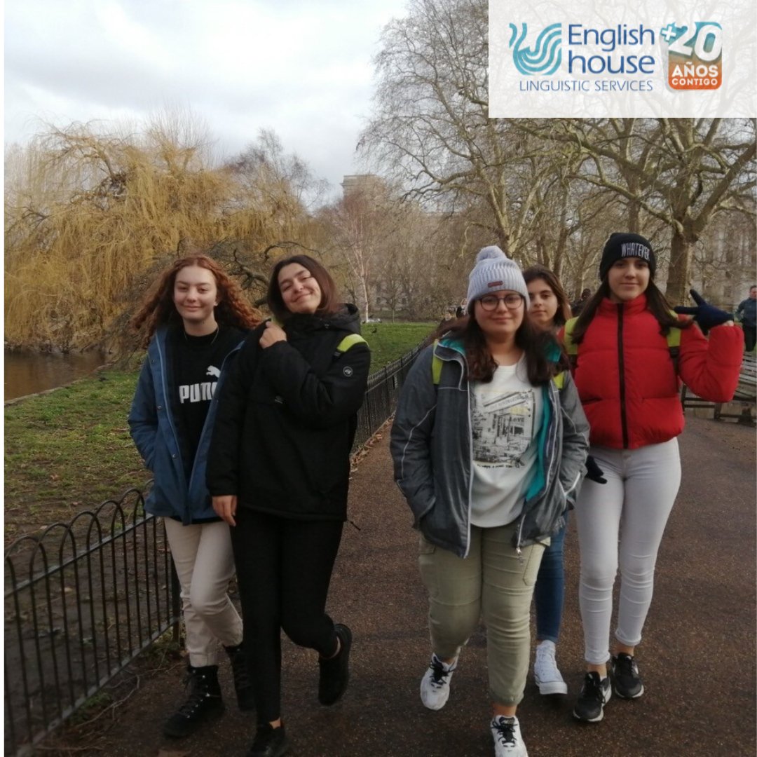 ActiveGlobalEH's tweet photo. Descubre todos los School Trips que te podemos ofrecer.
Programas orientados a estudiantes de Secundaria y Bachillerato. 
Por las mañanas clases de🇬🇧y por las tardes descubrir la ciudad. 
Aquí tenemos a algunas de nuestras alumnas paseando por este precioso parque de #Cambridge https://t.co/wNY1aFzLzp