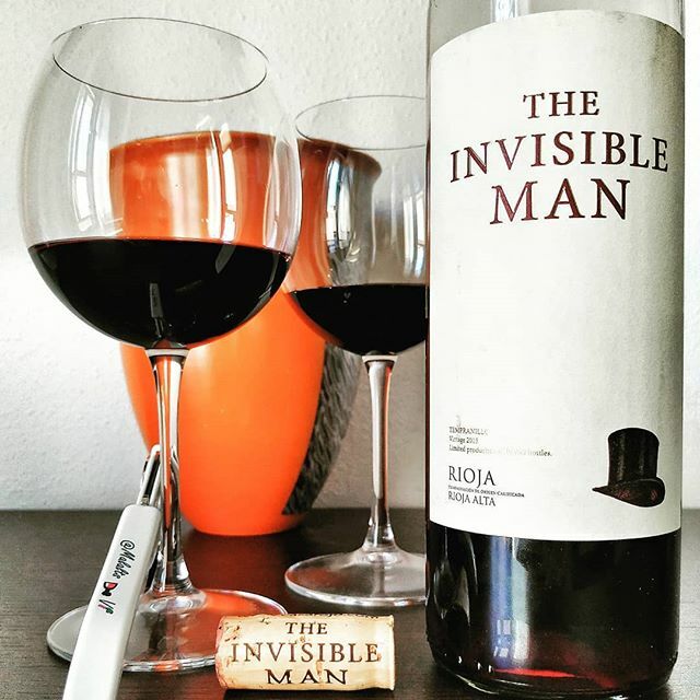 malaltsdevi's tweet photo. The Invisible Man 2014 de @bodegascasarojo en @riojawine_es #casarojo #riojawines 🍷🍇🍷
🍷#theinvisibleman 100% #tempranillo 🍇
Crianza de 12 meses en roble francés de segundo año
🍷Complejo en nariz. Fruta negra madura. Especias y ahumados...
En boca… https://t.co/OqGL4wgyaQ https://t.co/9bNsjjHzXO