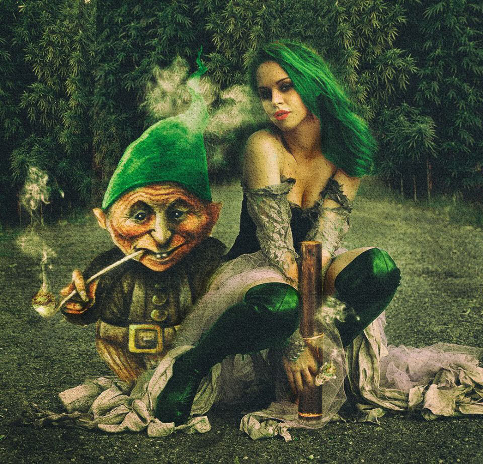 Godzmazter's tweet photo. #GodzWeedz #StonerFam #TNBNaturalsSponsoredGrower #DontPanicItsOrganic #SmokeTokeChoke #MakeCloudz #PeaceLoveAndHippieBeadz #Stoner #Pothead #Dank #LegalizeIt #MedicalCannabis #Weed #Memes #fUCkPaiN #FreeYourMind #OneLove #pEaCe #Hippie 

#DankMemes .. Green is the new Black https://t.co/v6dmdXzrmq