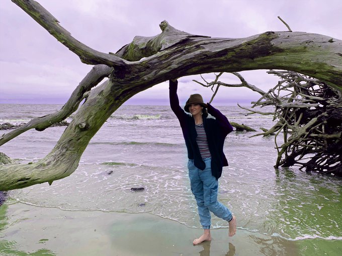 What am I? A creative genius? Probably https://t.co/LMUNJfa16L<a href="/tag/newprofilepic"class="tags"><span>#newprofilepic</span></a>