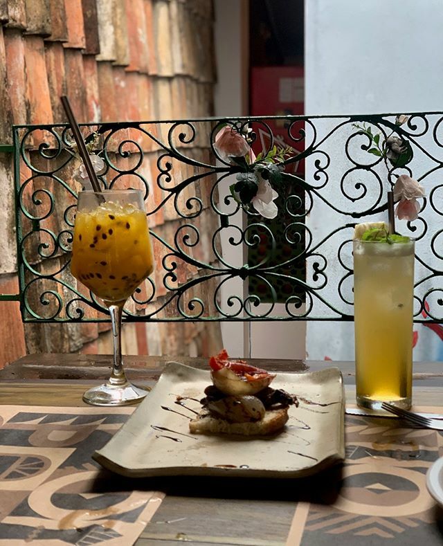 grush's tweet image. Travel Tuesday - PORÓ Restaurante e Bar, a papaya caipirinha and ibiza 76 cocktail⁠
⁠
#travel #Travelgram #traveling #Travelphotography #travelling #travelblogger #traveler #traveller #travelingram #traveltheworld #travelblog #travels #traveladdict #… ift.tt/2Vlz3et