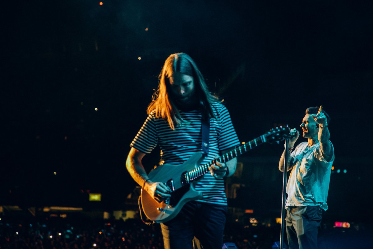 Maroon 5 tweet media