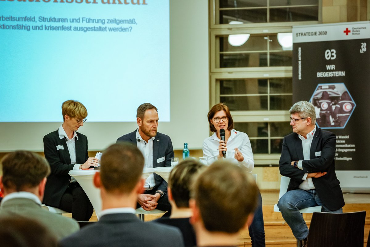 Danke ❤️ die Teilnehmenden der I. Zukunftswerkstatt in #Leipzig. Es war ein toller &amp; interessanter Abend mit vielen neuen &amp; interessanten Einsichten. #Wir2030 #DRK #Sachsen

Welche genau? Das Fazit könnt ihr euch in unserem Video auf Facebook anschauen 📺 facebook.com/drksachsen/vid…