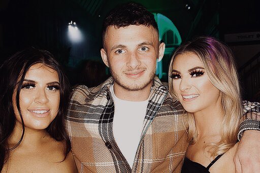 hattonvip's tweet photo. @REIDSbillericay Saturday nights https://t.co/MLV2qWeODJ
