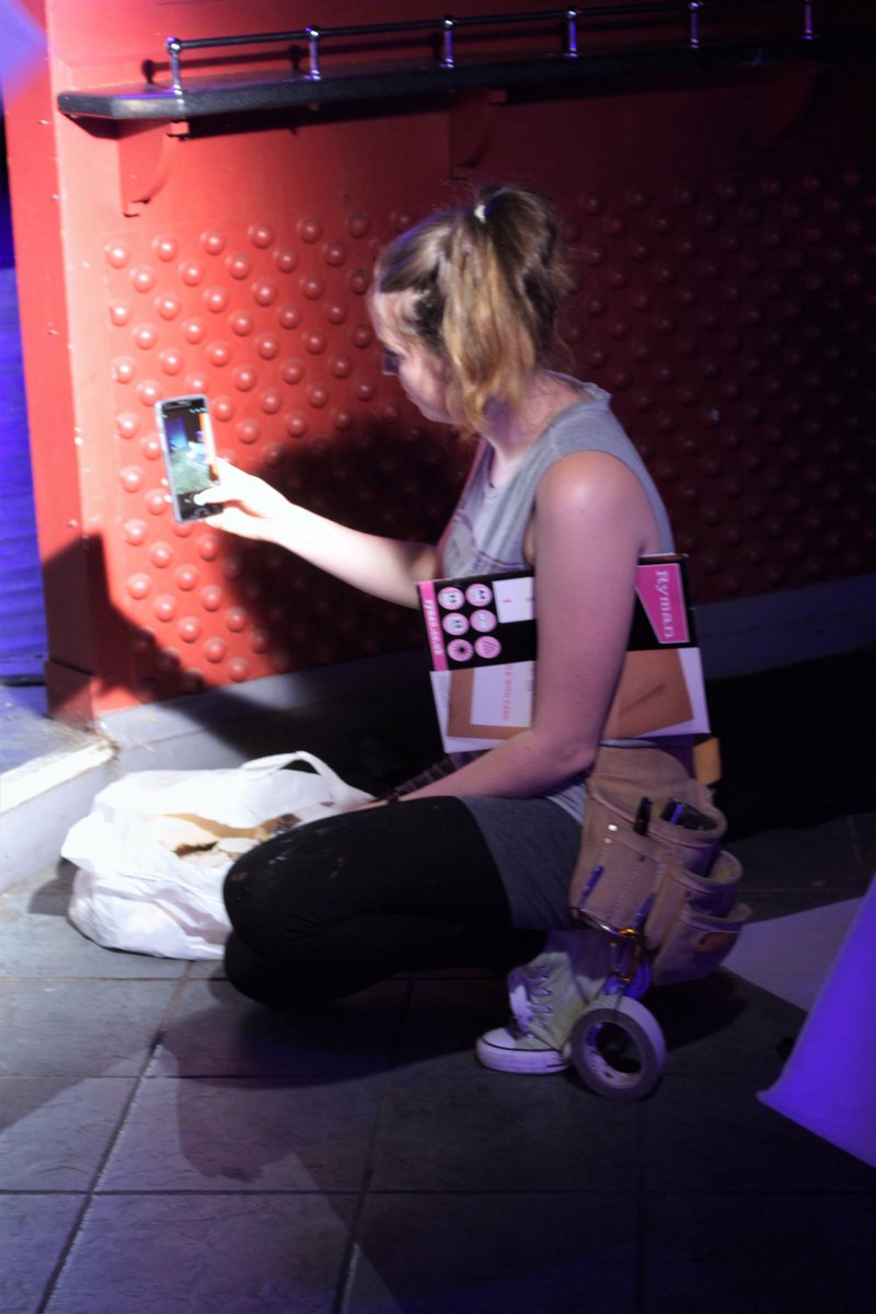 twogunnedsaint's tweet photo. Taking a photo of taking a photo. #Filmmaking #Filmmakers #IndieFilm #SupportIndieFillm #FilmmakingLife #MakingOf #BehindTheScenes #BTS #WomenInFilm #FemaleFilmmakers #ProductionDesigner ]#ArtDept #1stAD #FirstAD #UKFilm #Sheffield #SheffieldIsSuper #TwoGunnedSaint #Stervyatnitsa https://t.co/2tWDvakXPE