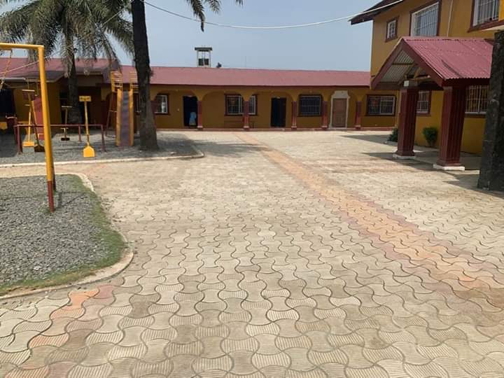AfricanDreamAc1's tweet photo. Beautiful look of ADA. Kids are learning under conducive environment! That's the ADA's power. Join the ADA family to transform #Liberian kids today. https://t.co/LBPeJMuJlp