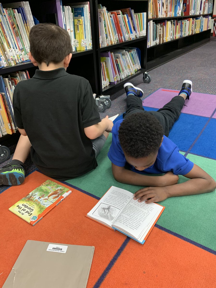 2ndGraderStars's tweet photo. I ❤️ that they LOVE reading! #DunbarTigerPride #LufkinLearns #LPNoLimits https://t.co/KZB58gHi4r