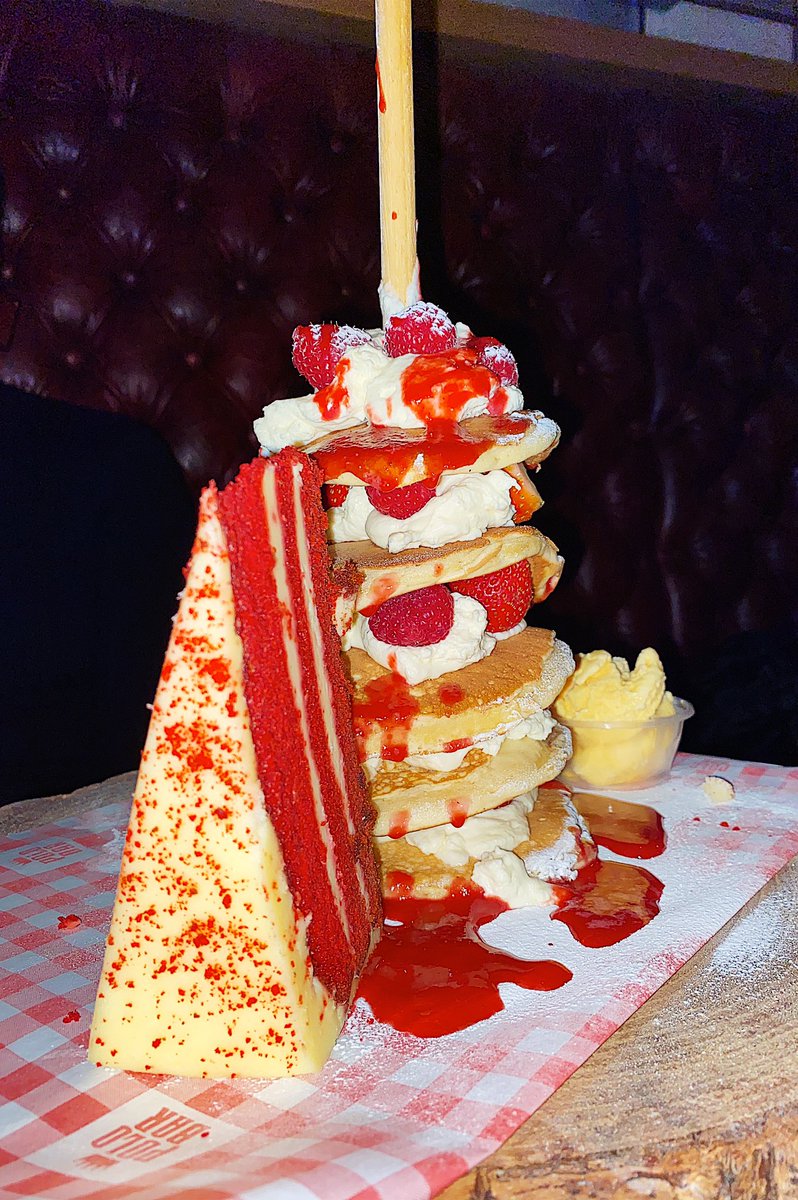 Went there a few weeks ago after a night out & it definitely hit the spot! Polo Bar is right opposite Liverpool Street station & open 24 hours so perfect for late night treats 