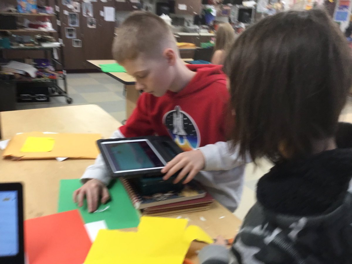 artwarriors1's tweet photo. Stop motion animation is happening in the #berryartstudio #tabclassroom #Explore_BIS #iMotionapp @MrsMartin_BIS @BIS_principal https://t.co/oCXY8aWpnU