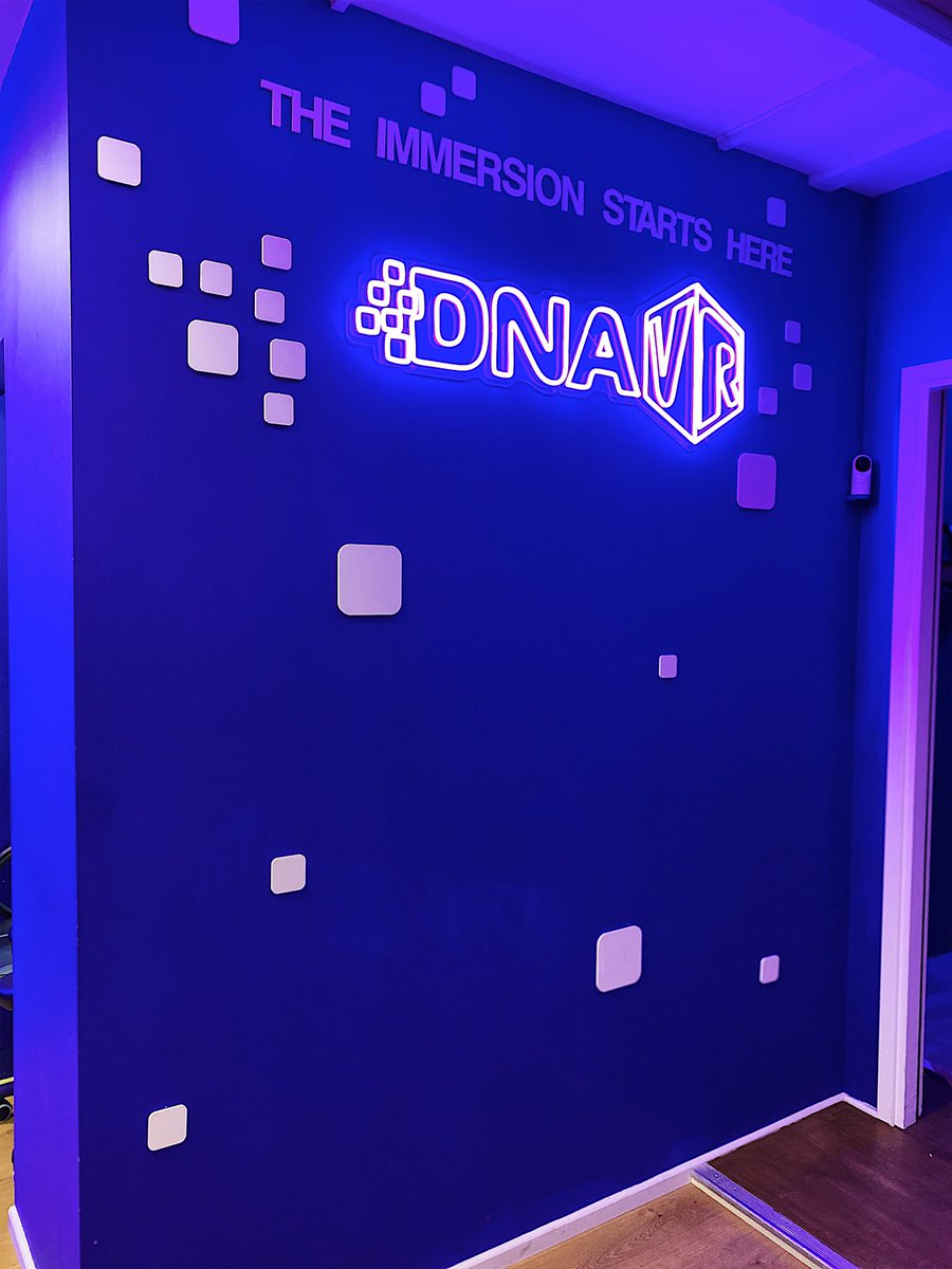 I'm so into VR activities this year! DNA VR is located in North London & it's such a cool concept combining VR with escape room, difficult to put the experience into pictures but definitely worth a try!