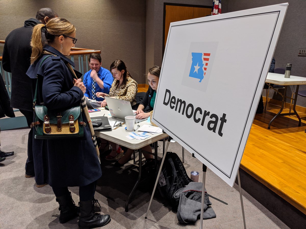 No going back! Happy filing day! Let's put #workingpeople back in charge of #Missouri government!

#District50 #FilingDay #MissouriHouse #TuesdayMotivation #Grassroots #YourDistrictYourVoice