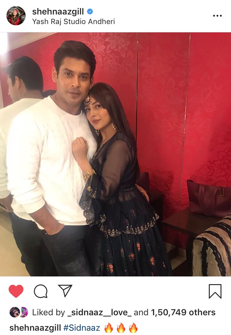 TNeeteesha's tweet photo. This photo is literally breaking the internet tonight in a positive way #SidNaaz
Hey Prabhu teri leela hai kamaal!!
#ShehnaazGiIl @Shehnazgill123 @sidharth_shukla
The Real #MujheSeShaadiKaroge 👇🏼
How I wish u to Flip from this #MSKShow https://t.co/JXmJE204q1