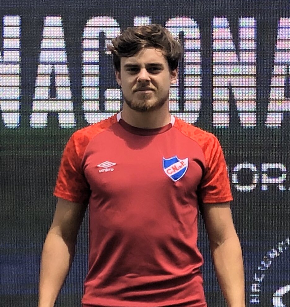 Alfonso #Trezza 20 años, puntero veloz con gol, se mostró muy bien en los partidos de preparación, muy rápido, abre la cancha. Hoy convirtió en el amistoso frente a #Albion dando una mano en el lateral. 
Juvenil interesante a tener en cuenta y seguir de cerca.