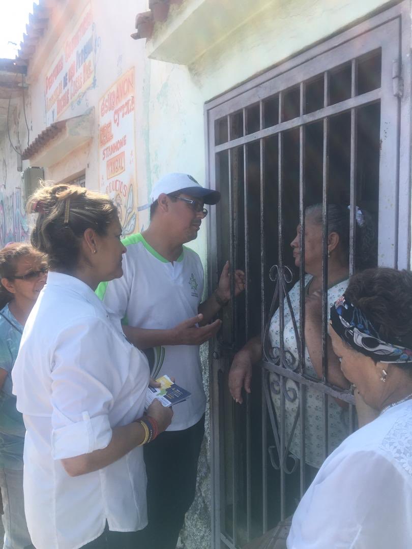 mdominguezAD's tweet photo. Hoy en el barrio José Regino Peña y el barrio El Concejo de la parroquia Miguel Peña de Valencia, convocamos a los vecinos a la presentación del Plan País que pondremos en marcha para la recuperación y transformación social, económica y política de Venezuela #PlanPaisPresente https://t.co/P8NgCcgbYK