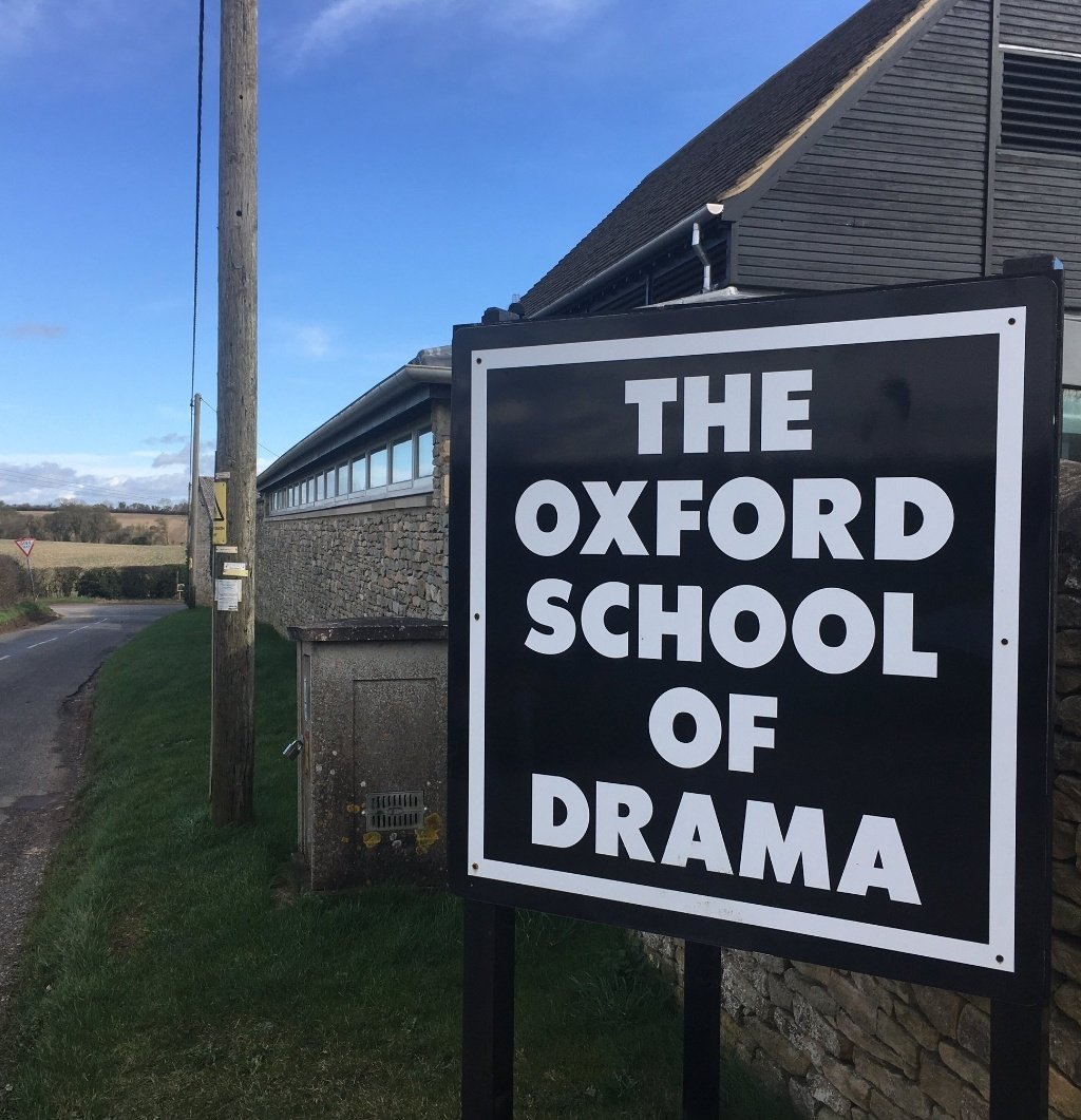 WirelessTheatre's tweet photo. We're doing #audiodrama workshops this week @Oxford_Drama led by @MrRobValentine. We are having a lovely time.
#spreadtheaudiolove #teachaudiodrama #audioacting #voiceacting #loveaudio 🎙🎧🎤❤ https://t.co/7y29HBIwRe