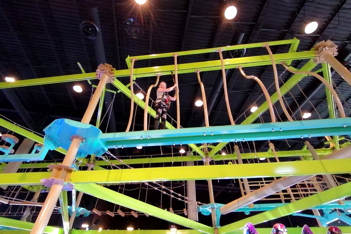 DurhamTourism's tweet photo. Play the day away at @PlaydiumCA in #Whitby! 🕹️🎳🧗 Since opening its doors in November, #Playdium has quickly become a local hot spot for e-n-d-l-e-s-s FUN! 😜 Learn more about this fun-filled spot in our latest e-newsletter: https://t.co/QyYj7uUlQz. #DurhamTourism https://t.co/z3nsj71nUG