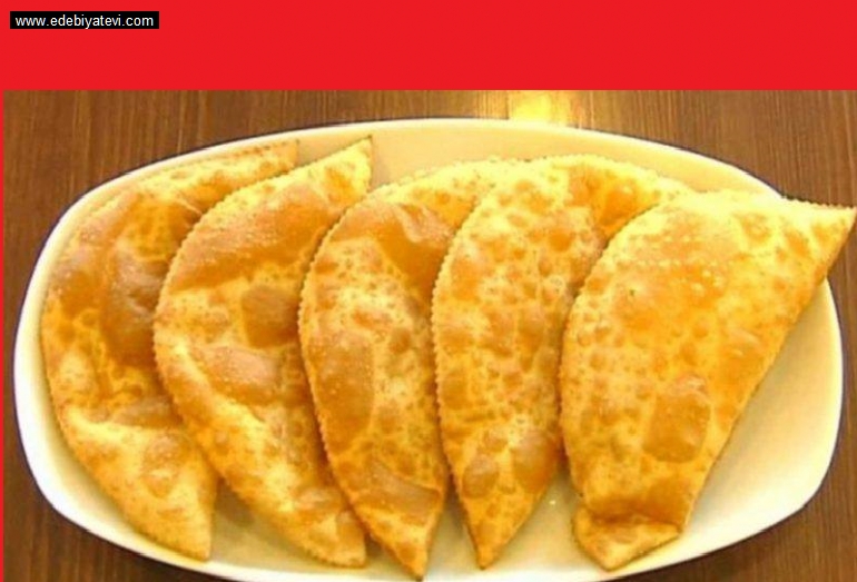 Corona için kelle/paça vs hikaye, çaresini Kırım Tatarları buldu: Çibörek

Bolsa eger sıprada birkaç tane çibörek, 
Her bir derkde devadır başka ilaç ne kerek. 
(  Sofrada  birkaç  tane  çi  börek  varsa 
Her  derde  devadır,  başka  ilaca  ne  gerek. )