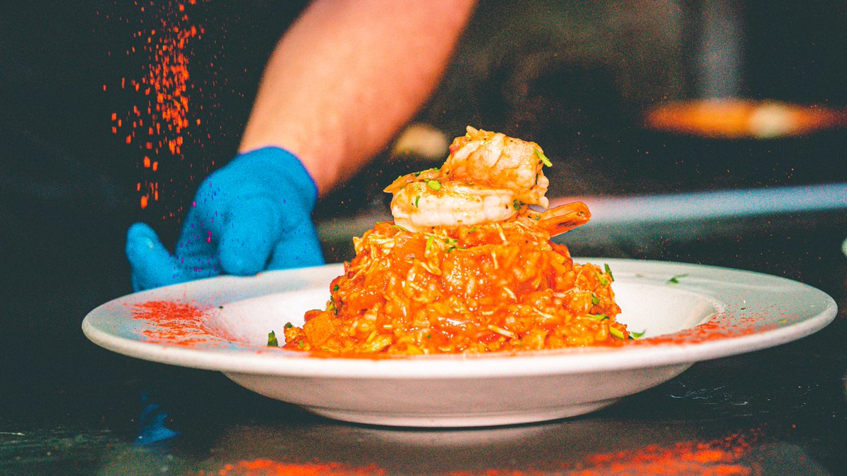 HT_Grill's tweet image. ⁞⁝✦⁞⁚𖣊⁚⁞✦⁝⁞ MARDI GRAS AT H.T. GRILL Tonight #FATTuesday | Feb 25 All Day Serving CAJUN JAMBALAYA | NEW ORLEANS GUMBO 'til we run out! It's delicious 🔥🔥🔥  ☙𒁯➶💋🥂➶𒁯❧ #HTGRILL #IrishForAll #redondobeach @rivieravillage || 📸 @ntaki_chef @ryanfranklinlang