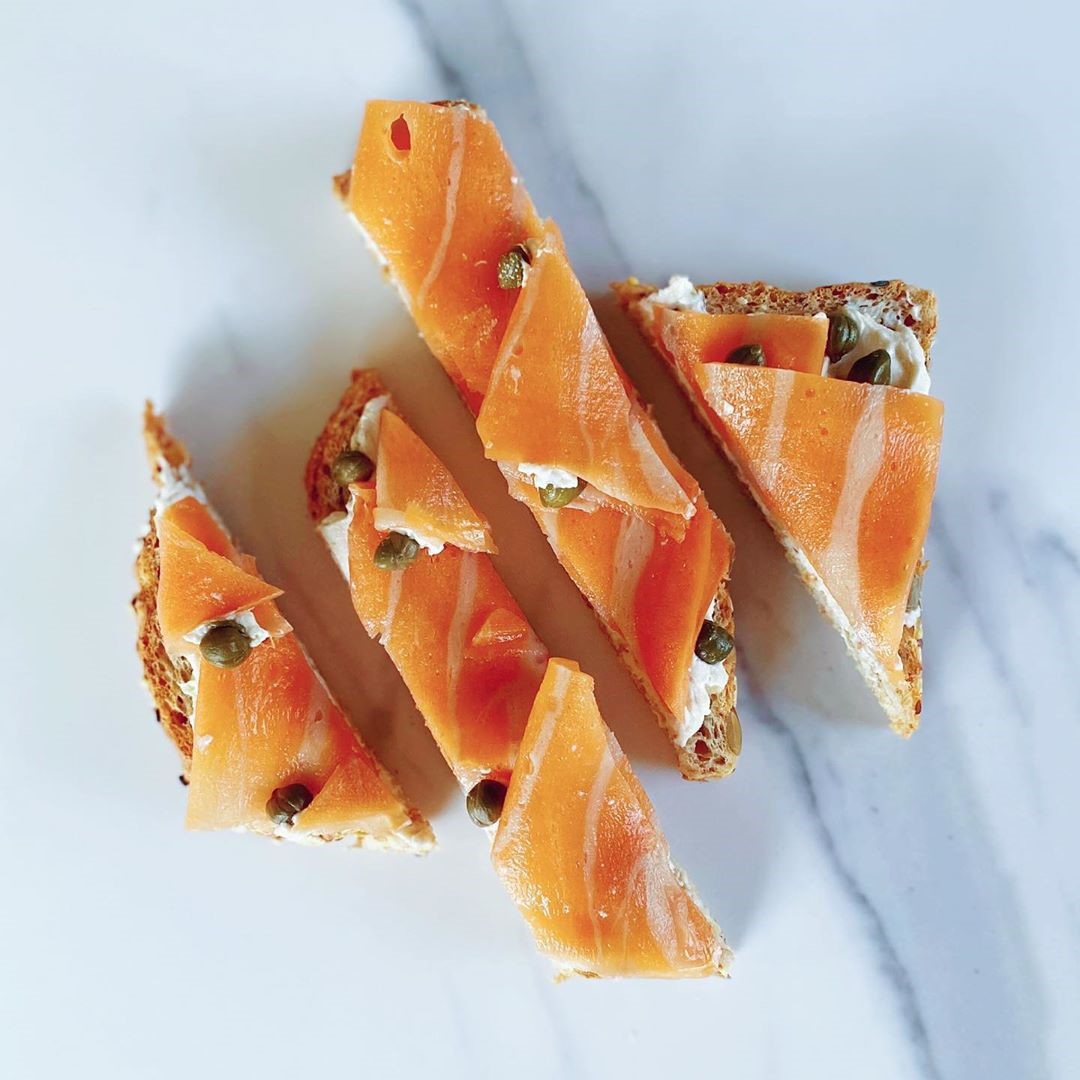 Thanks @girl_meets_toast for using our Plant-Based Smoked Salmon to create this awesome fish-free lox toast!
Looks scrumptious! 😋

📸 creds: @girl_meets_toast on IG