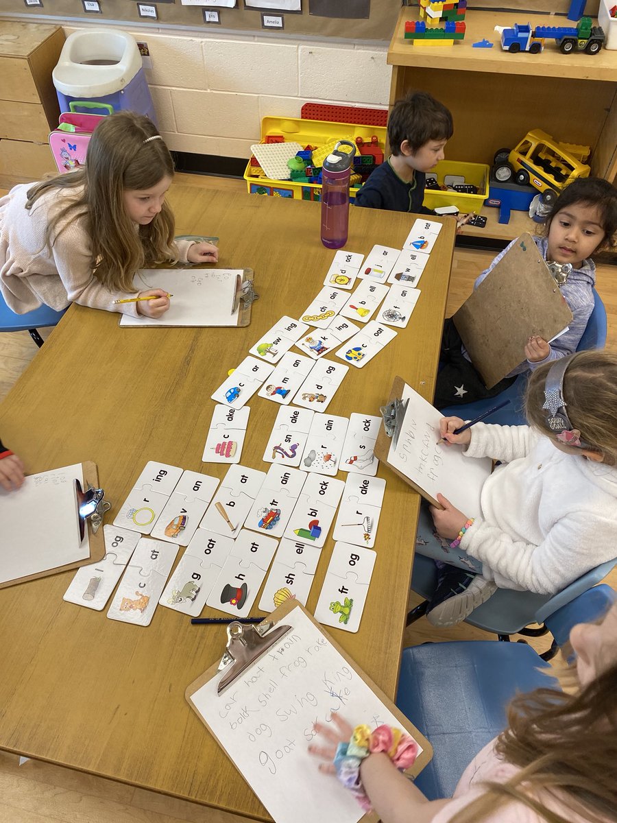 KinderScope's tweet photo. Making and writing words https://t.co/1FCEIheFG2
