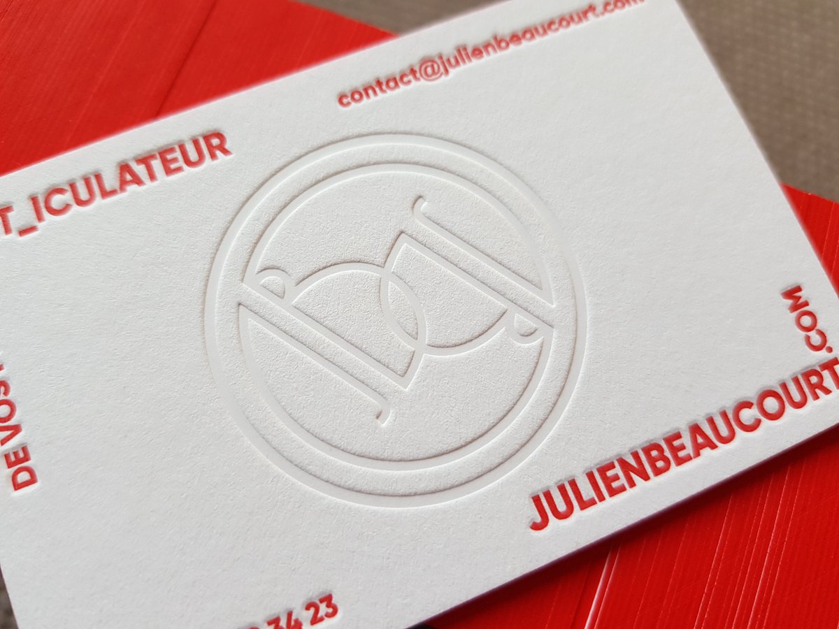 DUSIROPdesign's tweet photo. Création cartes de visite en Letterpress avec tranches couleur pour artiste plasticien consultant #businesscard #cartevisite #graphisme #designgraphique #agencecreative #agencegraphique #agenceprint
#agencedesign #directionartistique #letterpess #logo #identitevisuelle https://t.co/FSgs6zdQYX