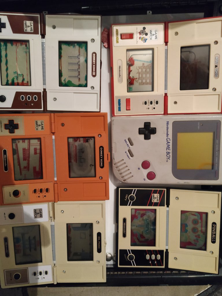RadioAlfabega's tweet photo. Agrandando la cole
#NintendoCollection
#Gamewatchs
#LoRetroMola https://t.co/2e9Dx7nSuH