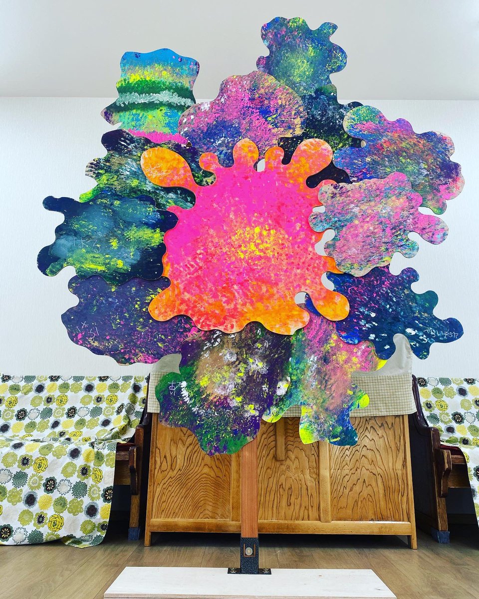 Goma 公式 本日のアート 十和田市ひかり保育園さんの卒園制作 ひかりのはな 全て子供の手形です 本日のお弁当 ちこちゃんに嫌われるんだっけ 怒られるんだっけ Ww お弁当 お弁当男子 卒業制作 卒園制作 アート