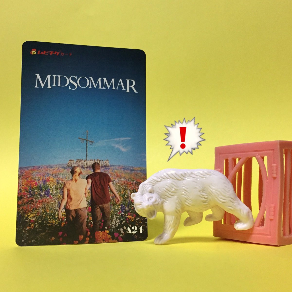 ZOOMOTH's tweet photo. 逃ゲテ—————ッ⚠🔥️🐻💨

#midsommar 
#ミッドサマー
#bearinacage
#赤カブト https://t.co/emwtO8Su8g