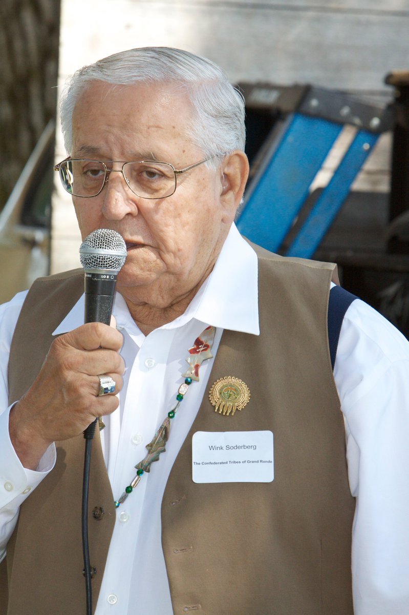 USDCHS's tweet photo. We've been updating our website with photos from various events over the years. At the 2009 picnic, we honored officials and lawyers who have represented the Confederated Tribes of Oregon. Take a look at a few of the pics here and many more at the link: https://t.co/Sbf1mTvxOB https://t.co/qqiBiBlC3V