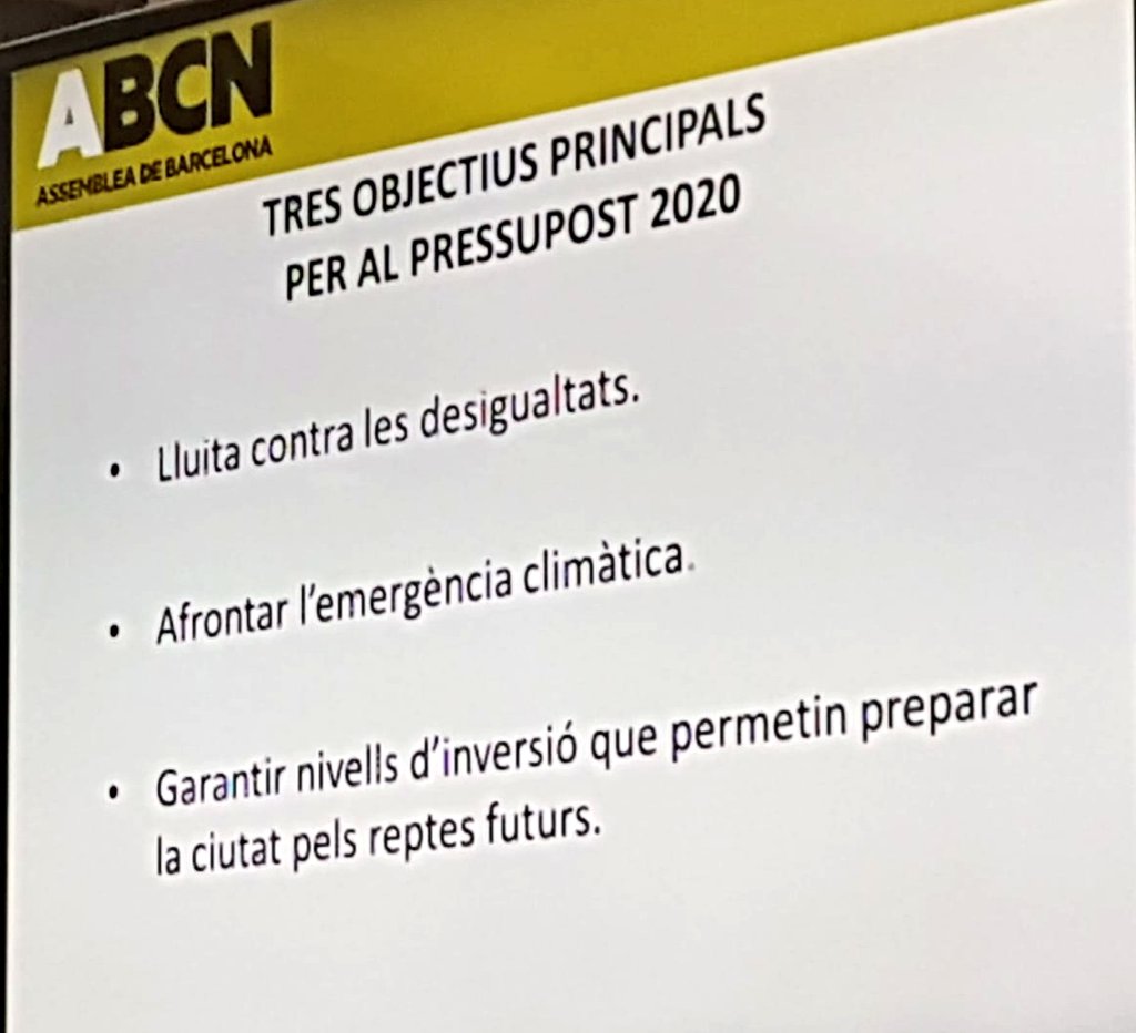 ercsantsmon's tweet photo. .@jcasteg: al #casalsantsmontjuic; "Els objectius principals del pressupost municipal 2020? Lluitar contra les desigualtats + Fer front a l'#Emergencisclimatica + Garantir nivells d'inversió que permetin preparar la ciutat de #Barcelona per als reptes futurs"! #futurenlila https://t.co/Wryl9f845d